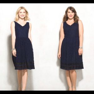 luxe by carmen marc valvo navy lace dress